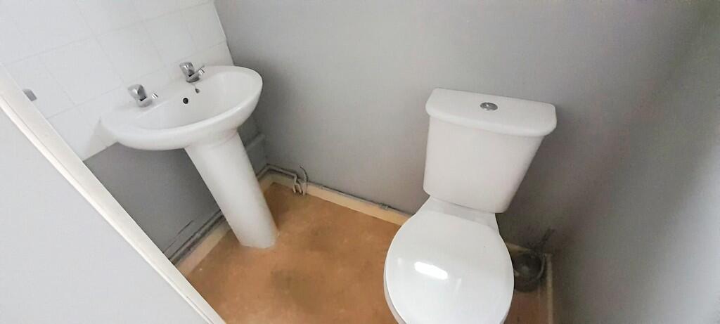 8cb76148-WhatsApp...