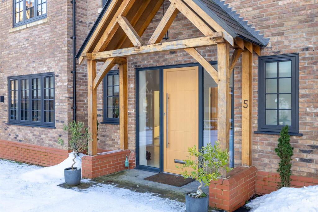 5 Stables Close-11.jpg