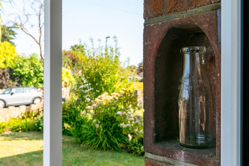 18 Glenville Avenue Final-53.jpg