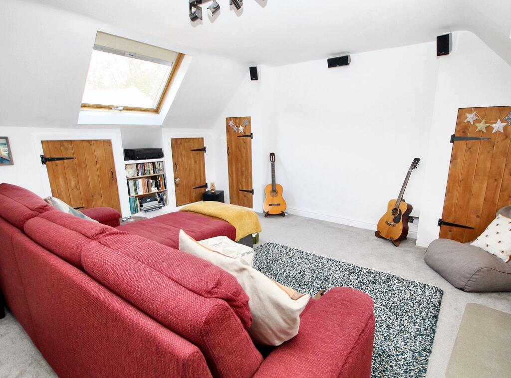 Bedroom / Cinema Room