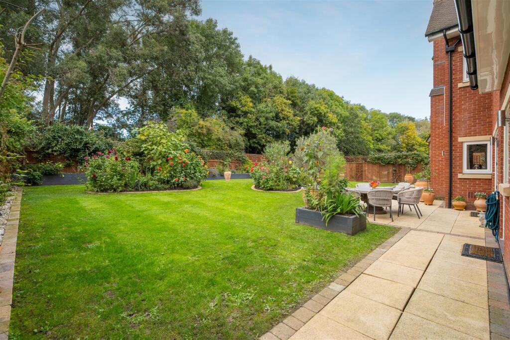 8 Montague Park-4.jpg