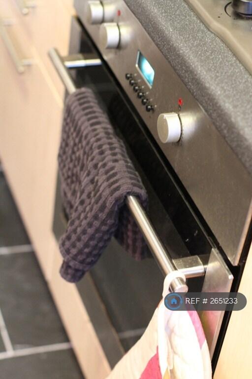 Integrated Oven And Hob