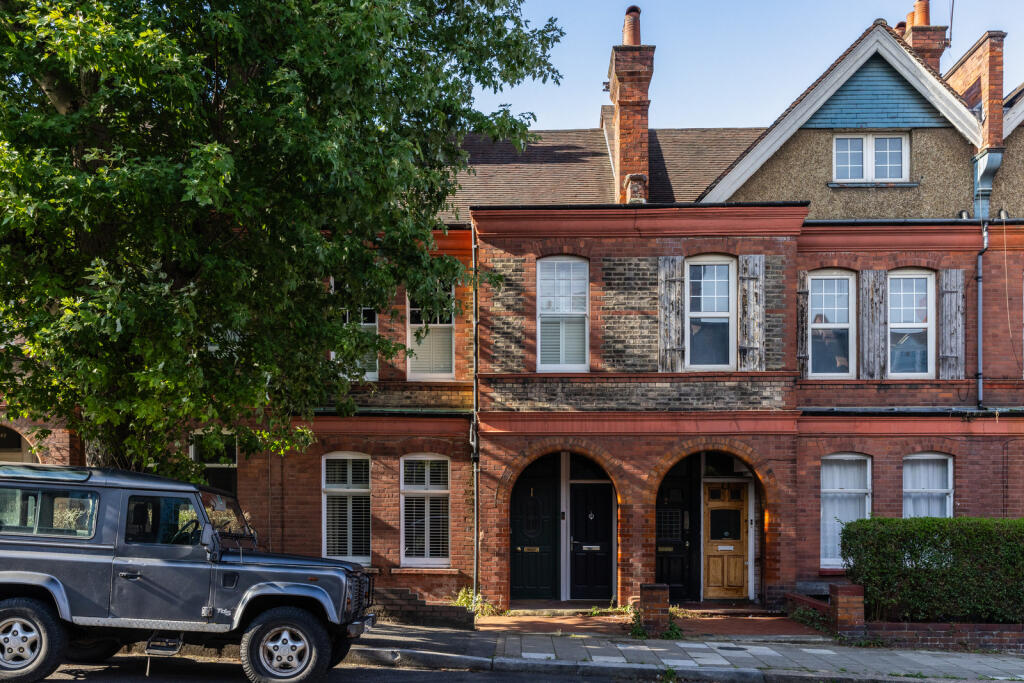 303071 - 250801_TMH_138_Barcombe_Avenue_033_RT.jpg