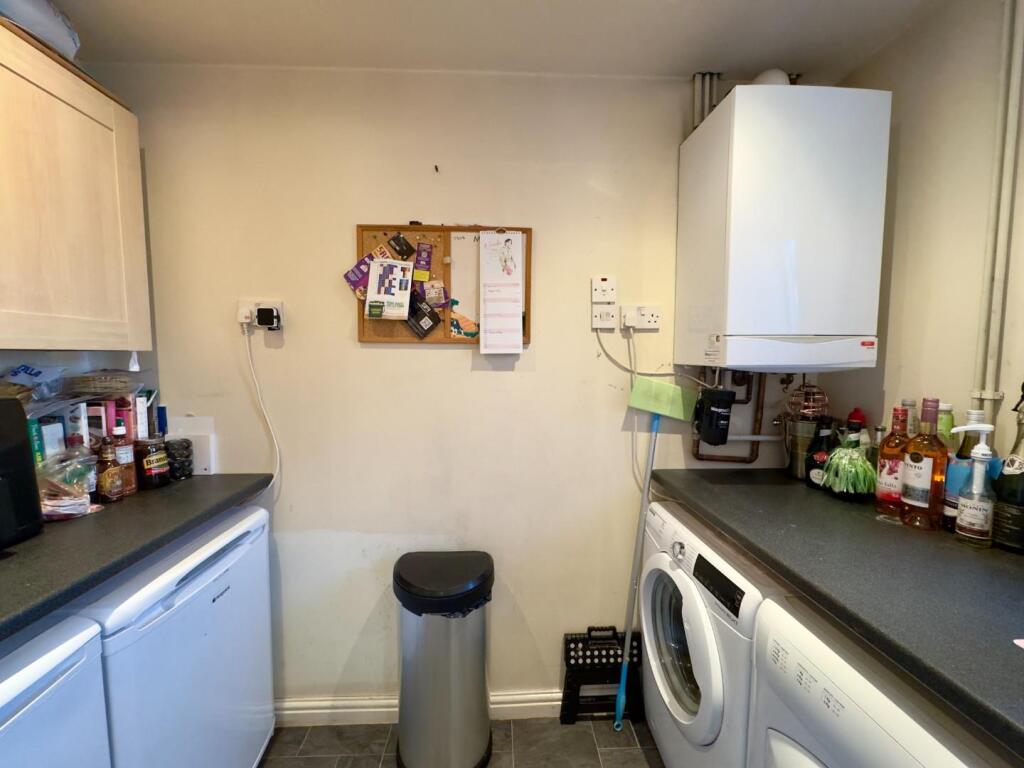 Utility Photo, Clockhouse Grove, Burnley, 5 Bedroo