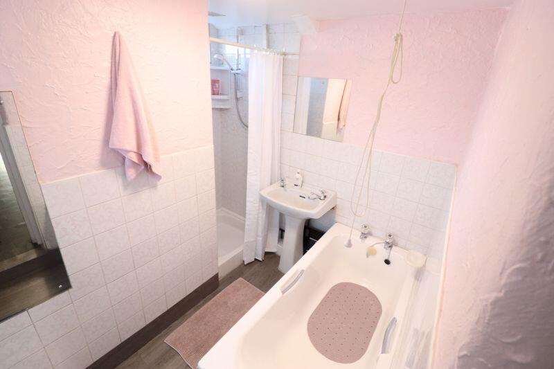 GROUND FLOOR BATHROOM