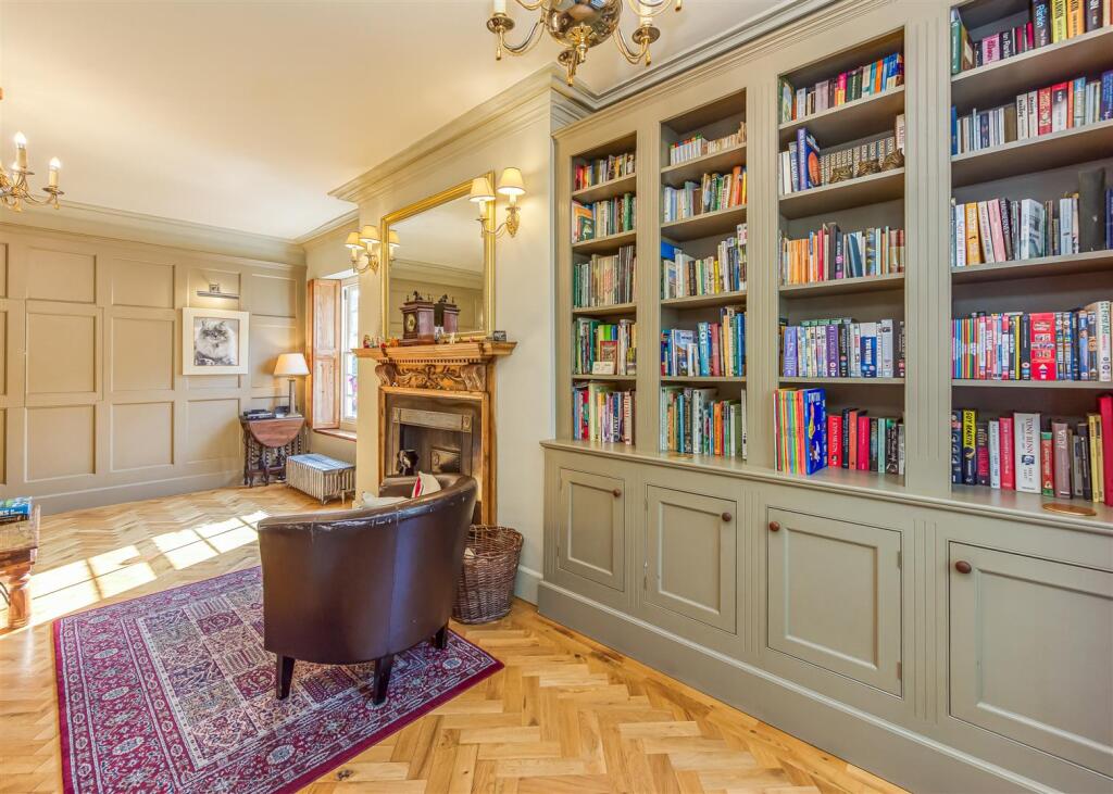 31 The Avenue-Living Room (2).jpg