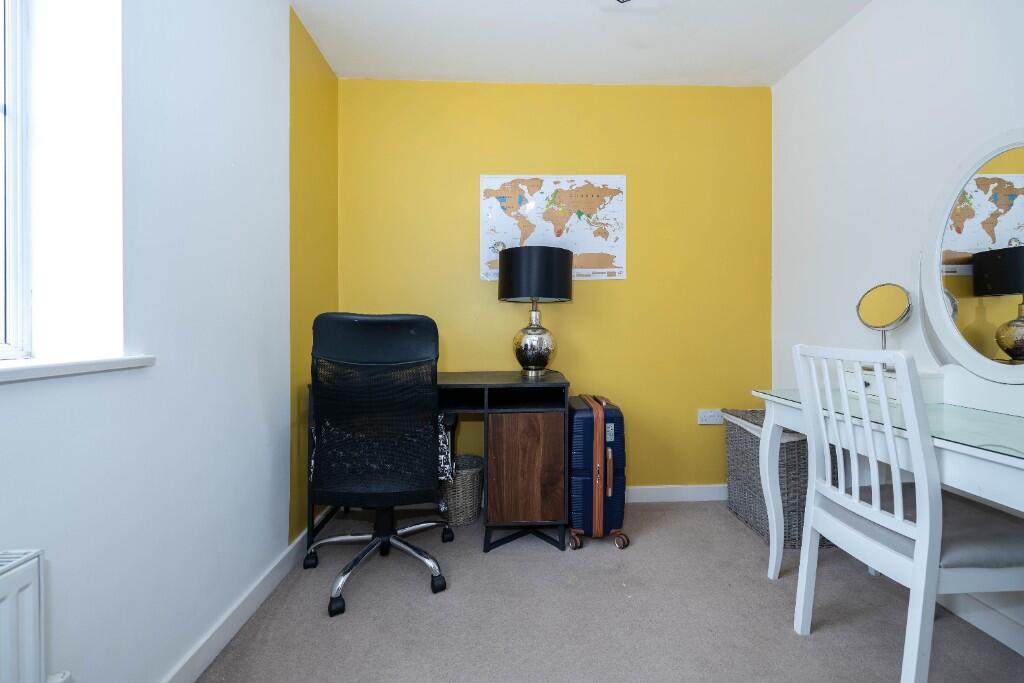 Bedroom/Home Office