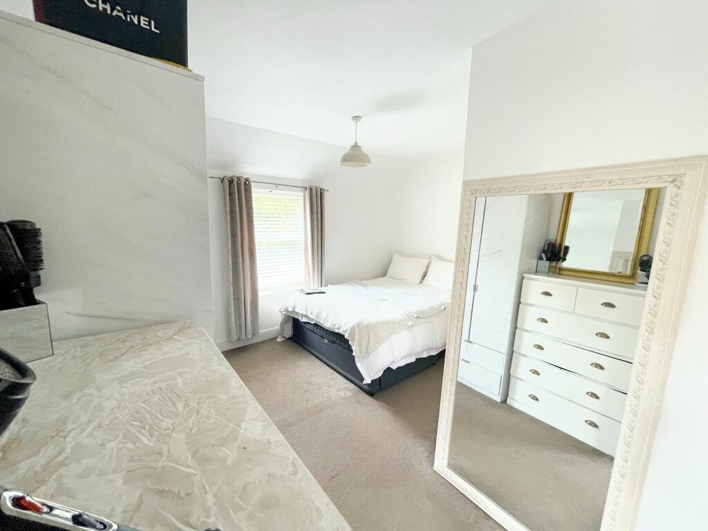 Bedroom 1 (with en-suite)