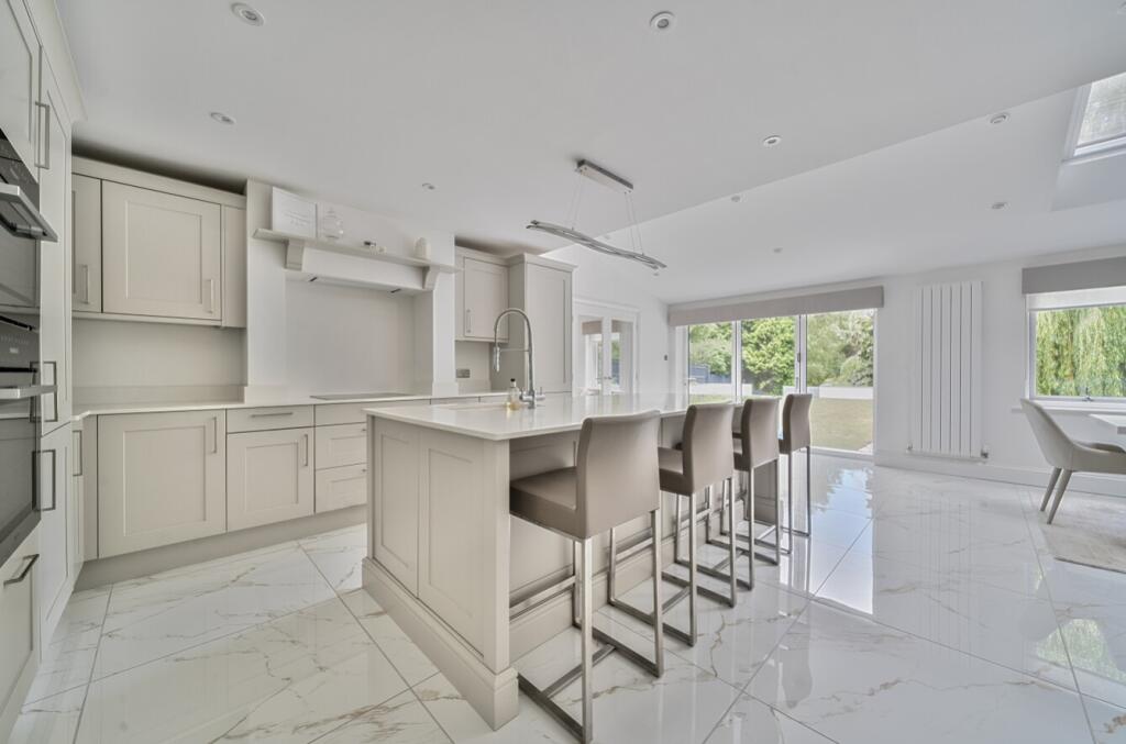 1313981-15-68598c5d65a10