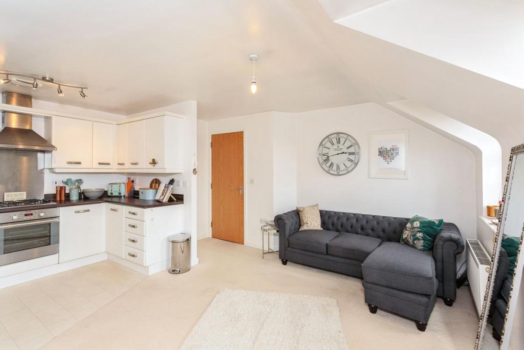 Lounge / Kitchen