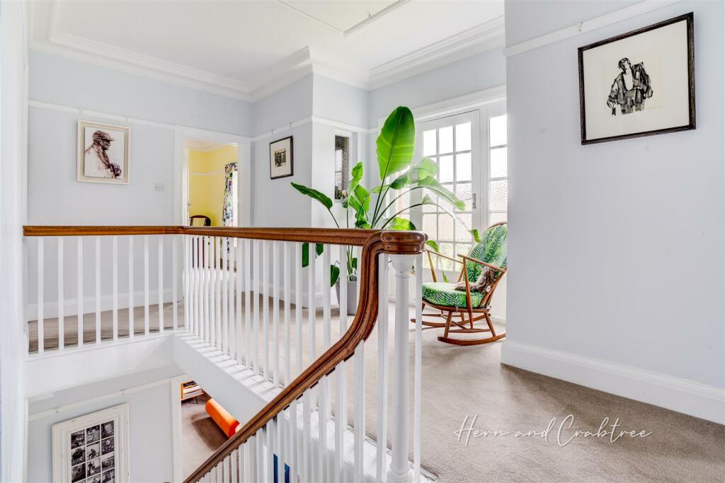 Queen Anne Square, Cardiff, HernCrabtree (31).jpg