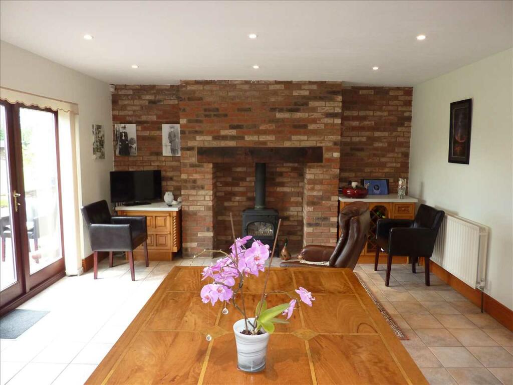 LIVING KITCHEN