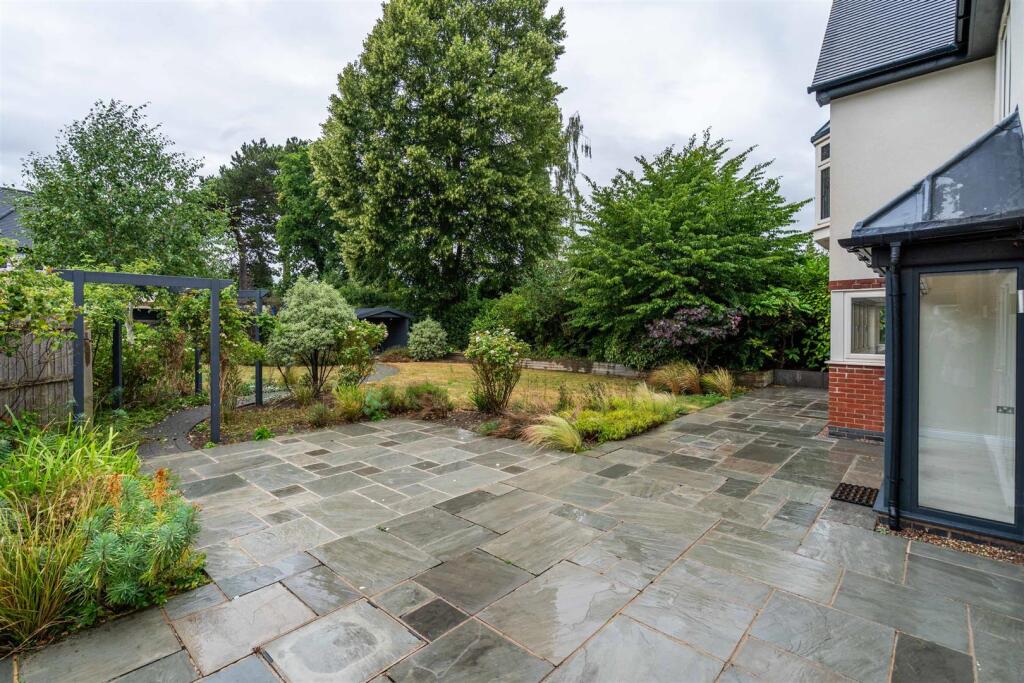 68 Alberbrook Road Solihull_28.jpg