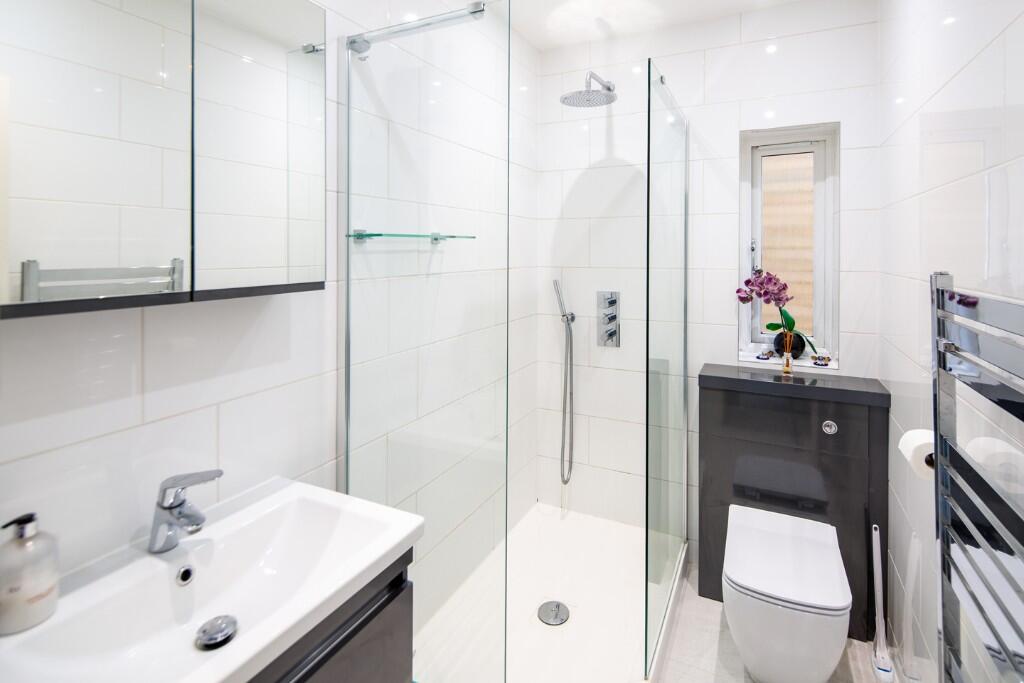 En-Suite to Bed One