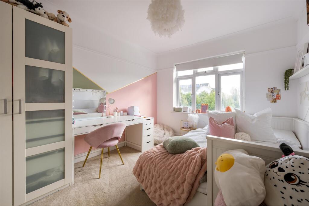 Second-Bedroom-2.jpg