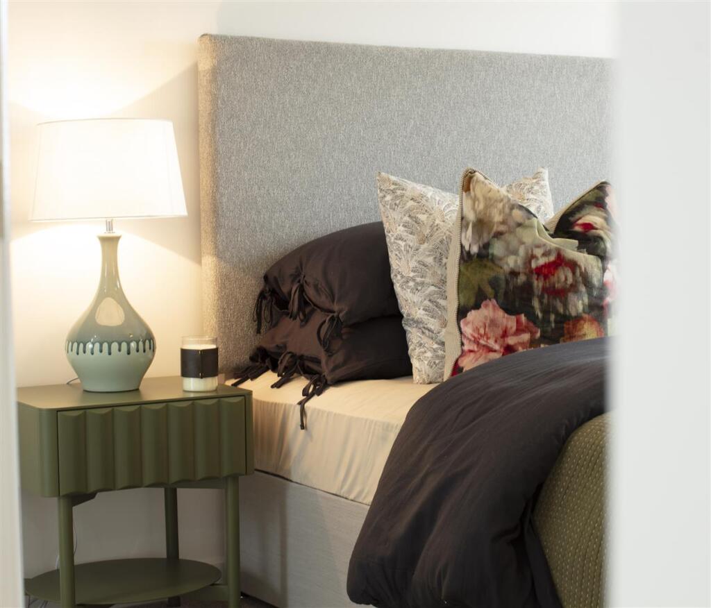 Principal bedroom