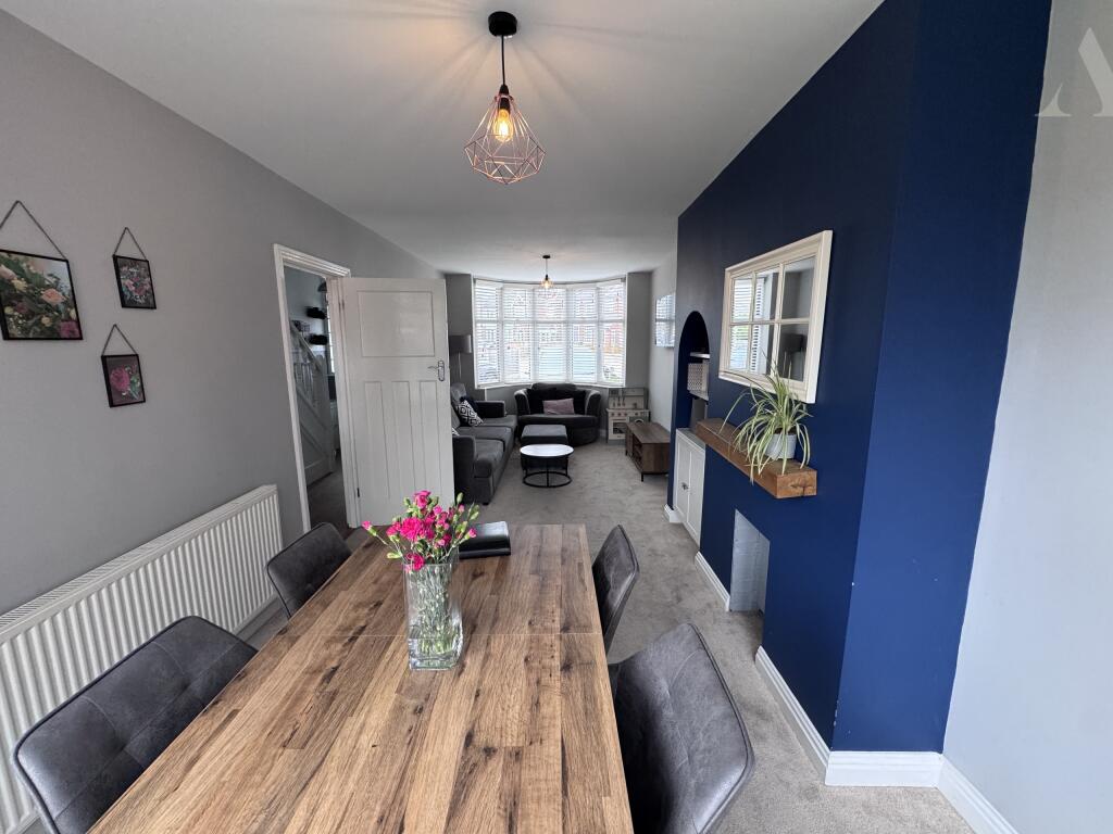 20 Jeremy Grove Lounge 2