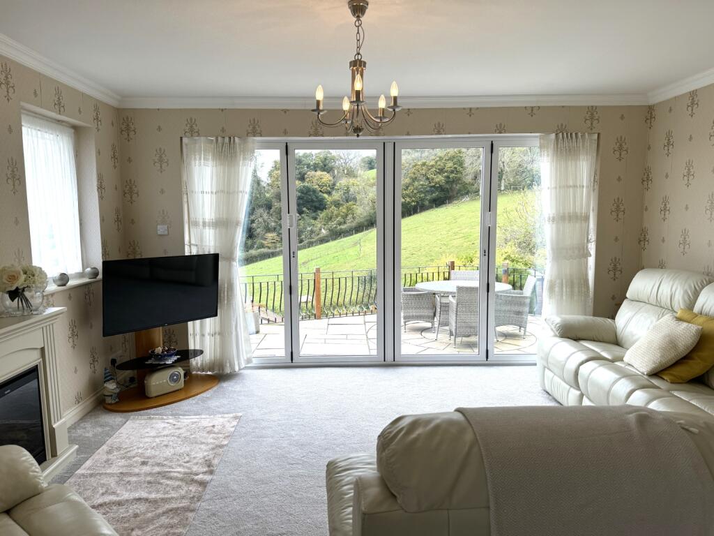 39 Grange Park, Bishopsteignton - lounge
