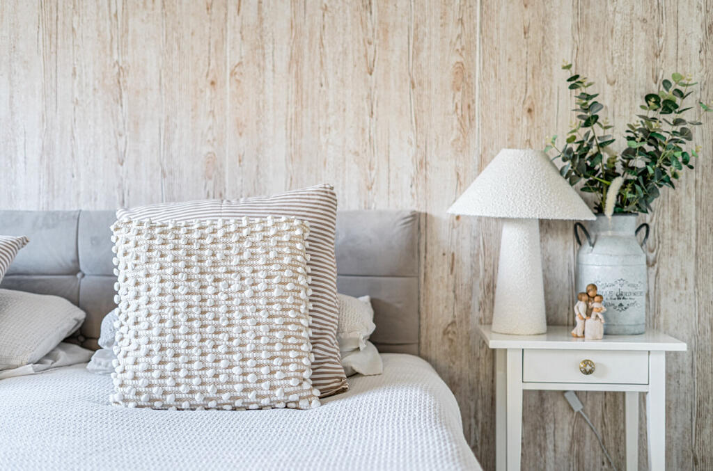 1382641-10-6925c4...