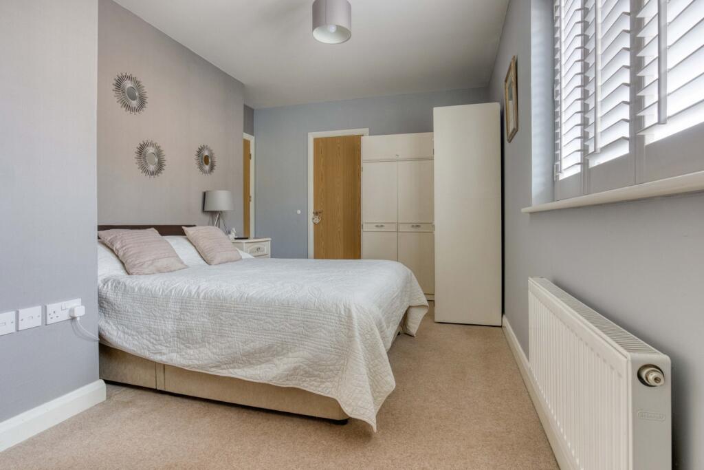 Ewemove Taunton Grove Gate (21)