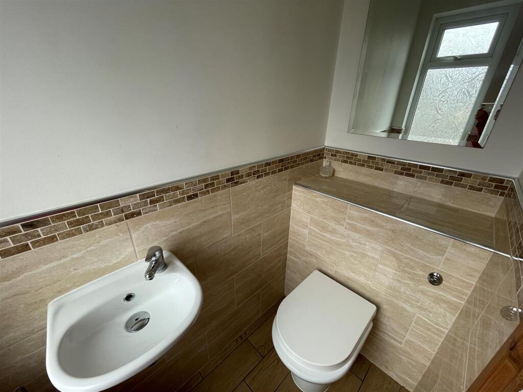 ensuite 2.jpg