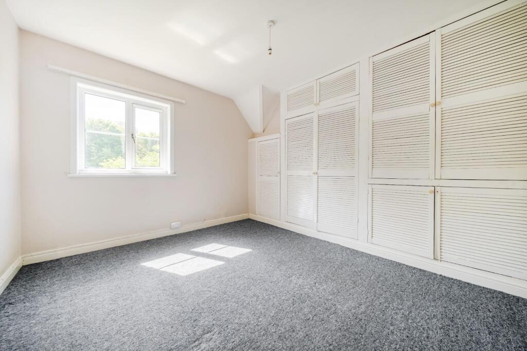 MASTER BEDROOM.jpg
