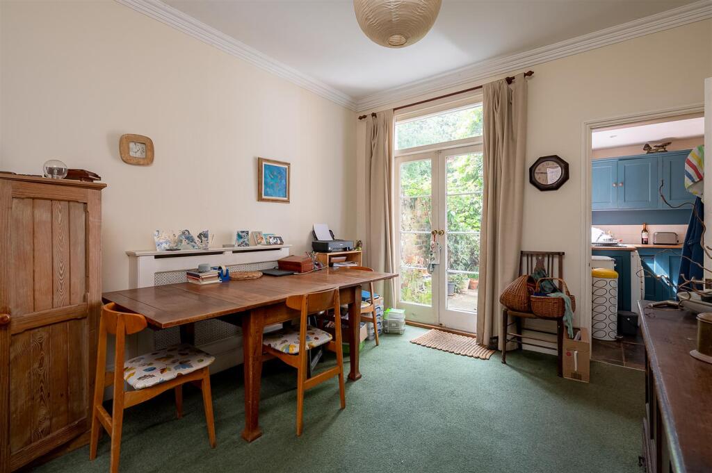 LIVING THROUGH DINING