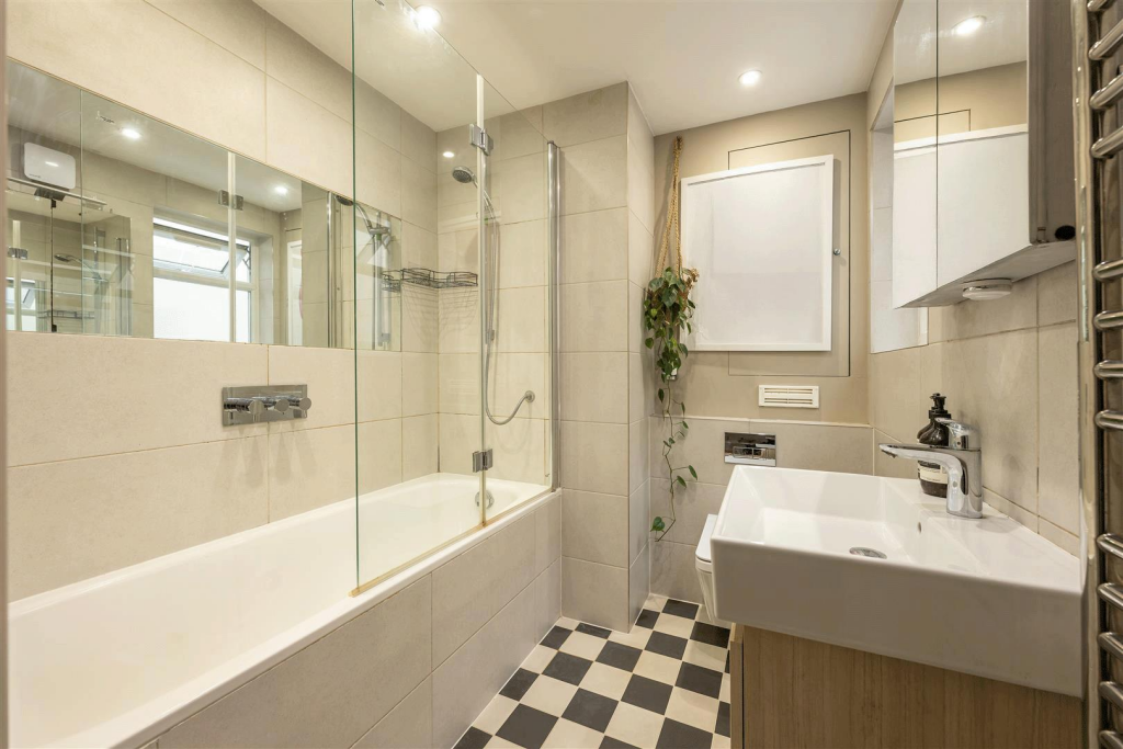 Ramsay Road, E7