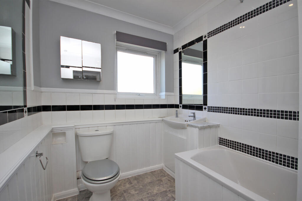 14eastburybathroom