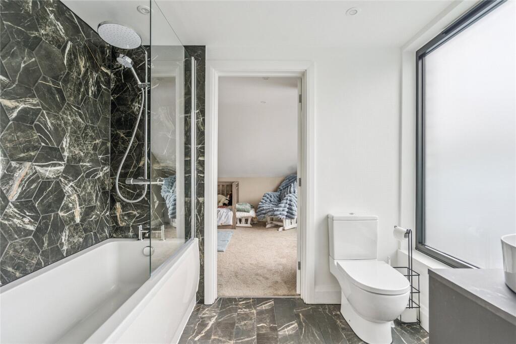 Jack &amp; Gill Bathroom