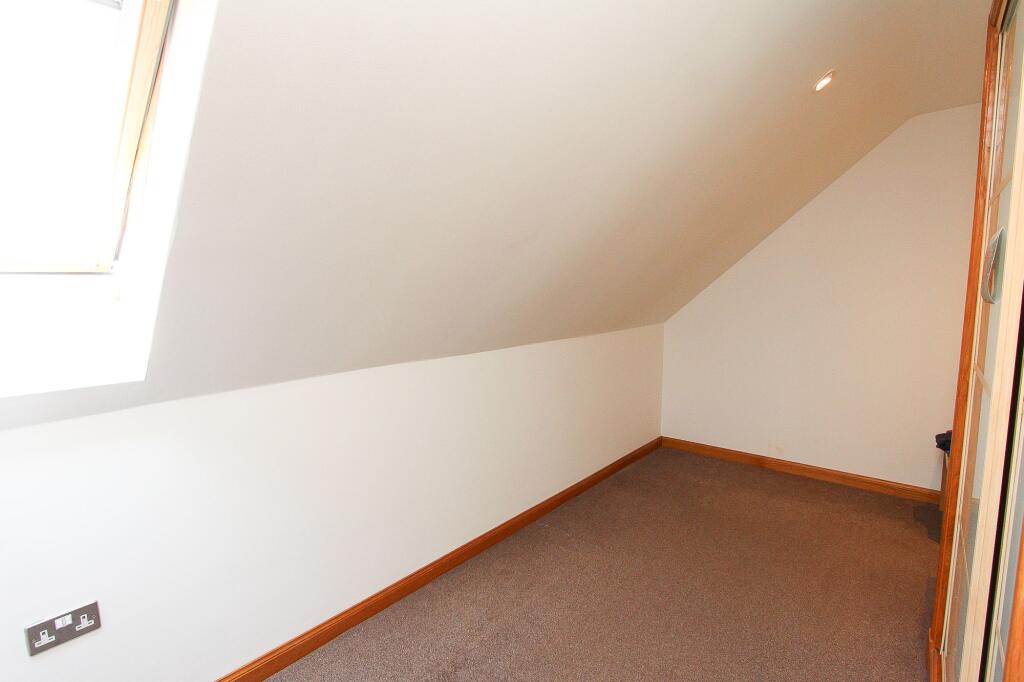 Bedroom 5 / Study