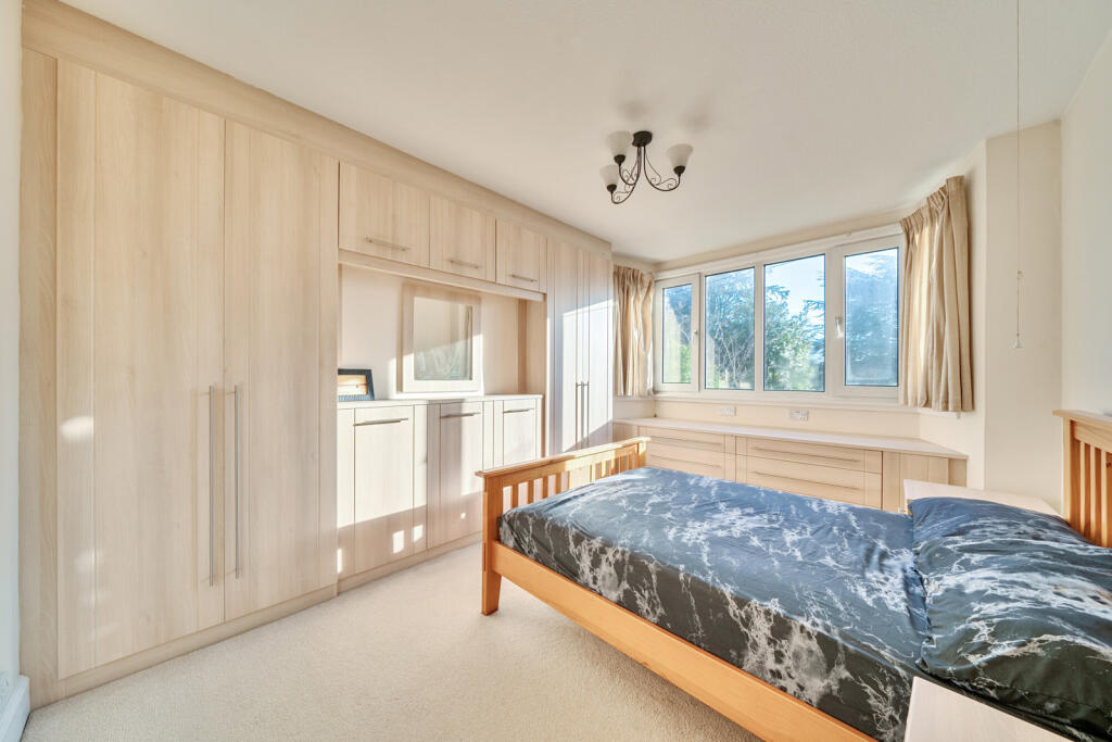 1396018-25-695bba...