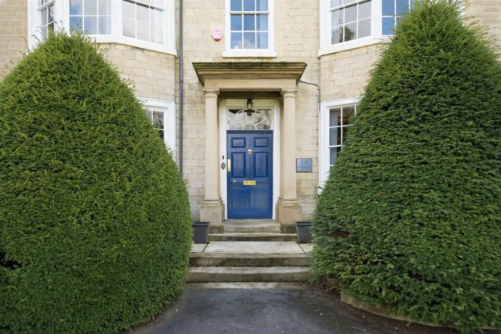 Boston Lodge - Front entrance .jpg