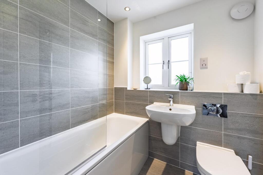 3 Six Acres close Churchil BS25 5A-34.jpg