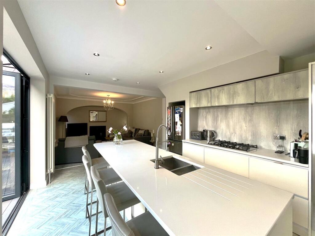 Kitchen Area Aspect 3