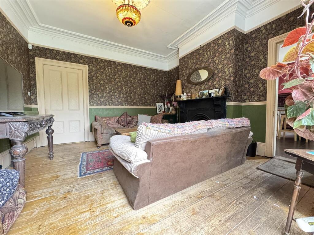 IMG_0933 (Large).JPG