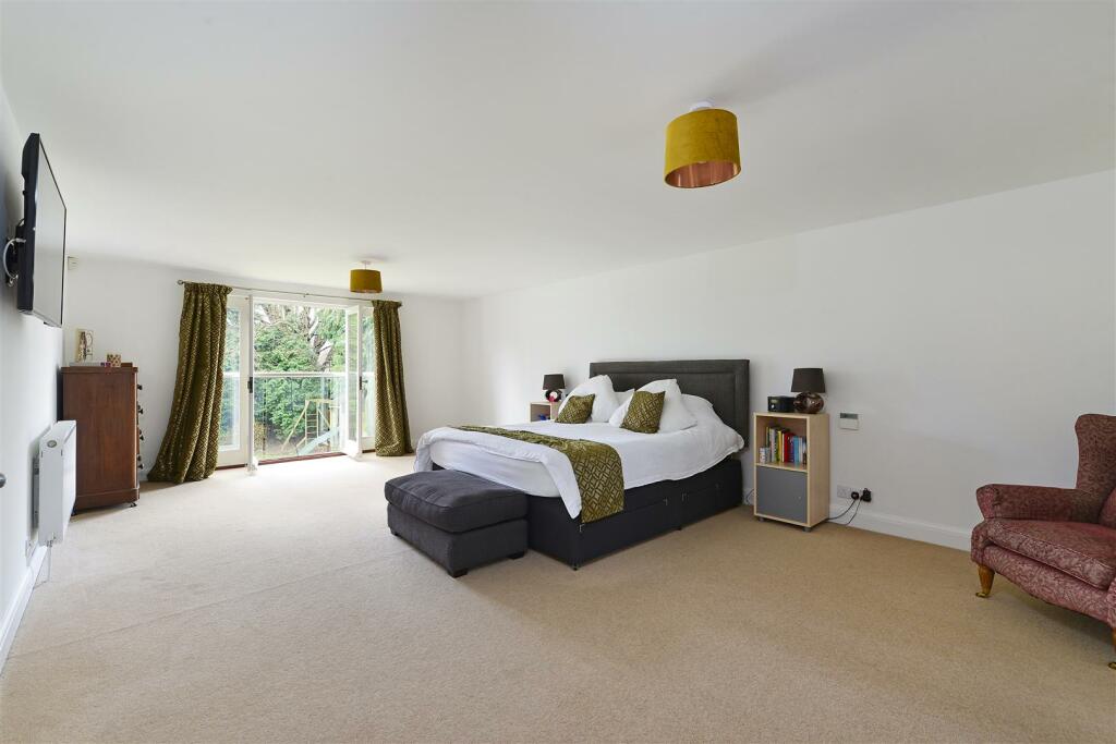 Spring Cottage, The Drive (18).jpg