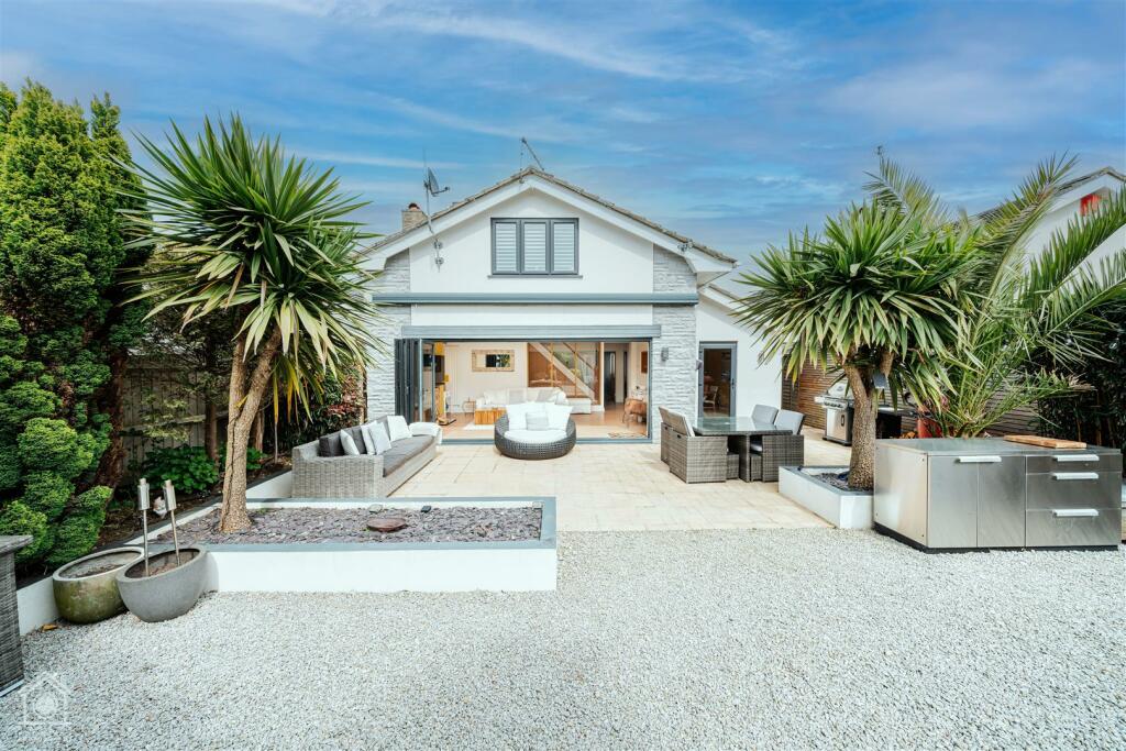 7 Ariel Close-16.jpg