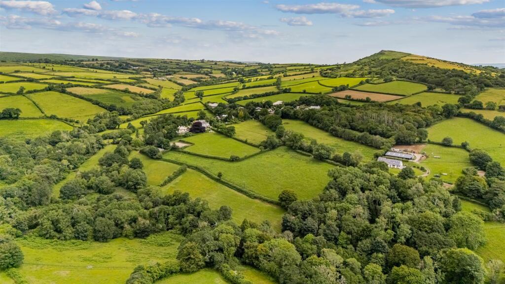 A15 - 2 Lutton Cottages South Brent - 250701.jpg