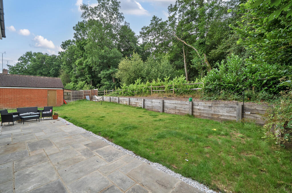 1296696-4-685a9a4...