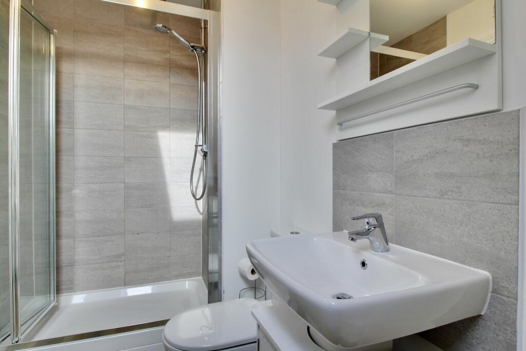 Ensuite - reverse view