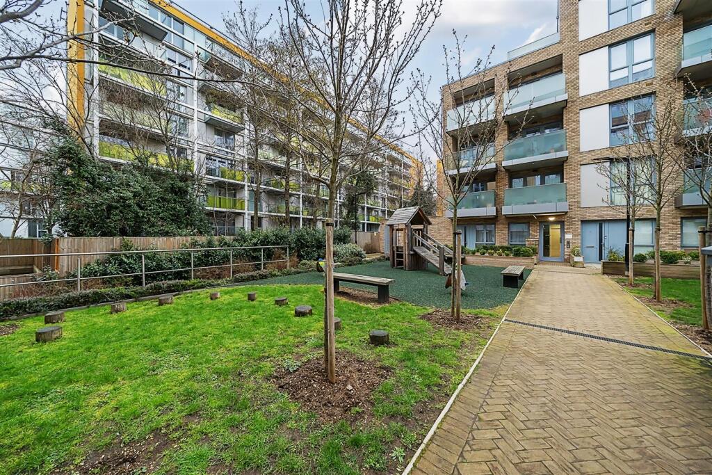 Communal garden 3.jpg