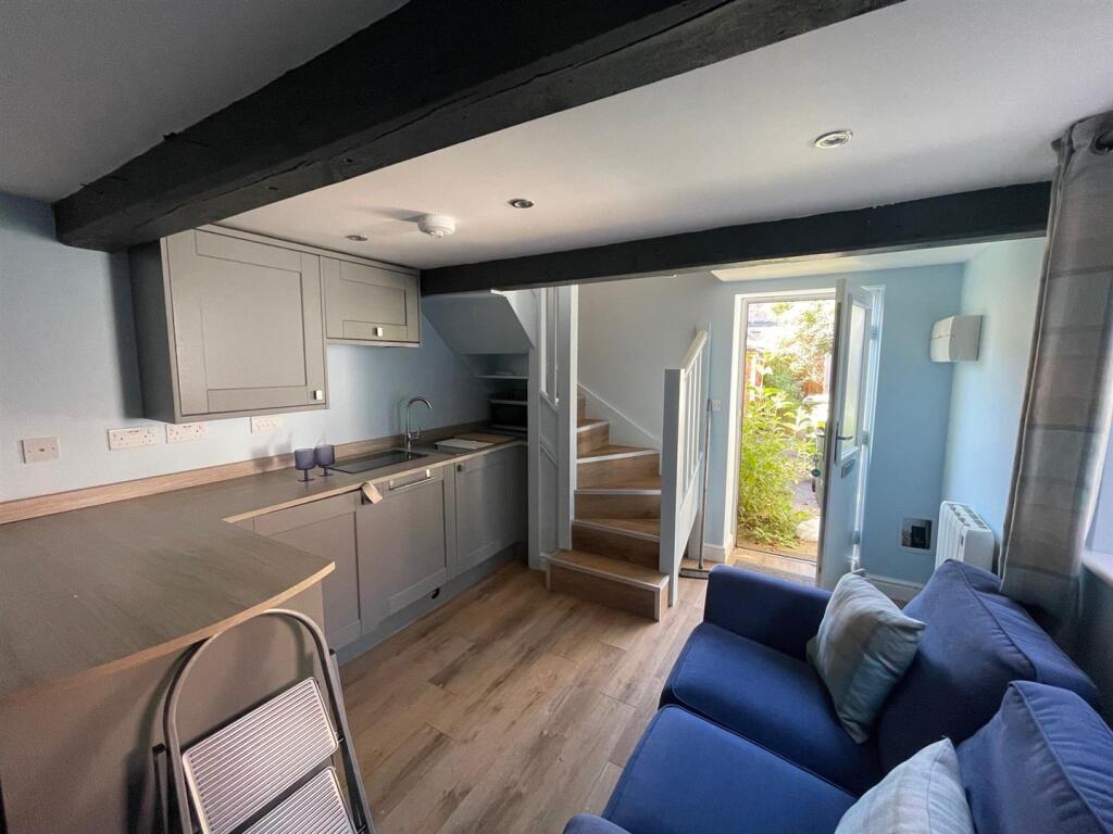 Living kitchenette