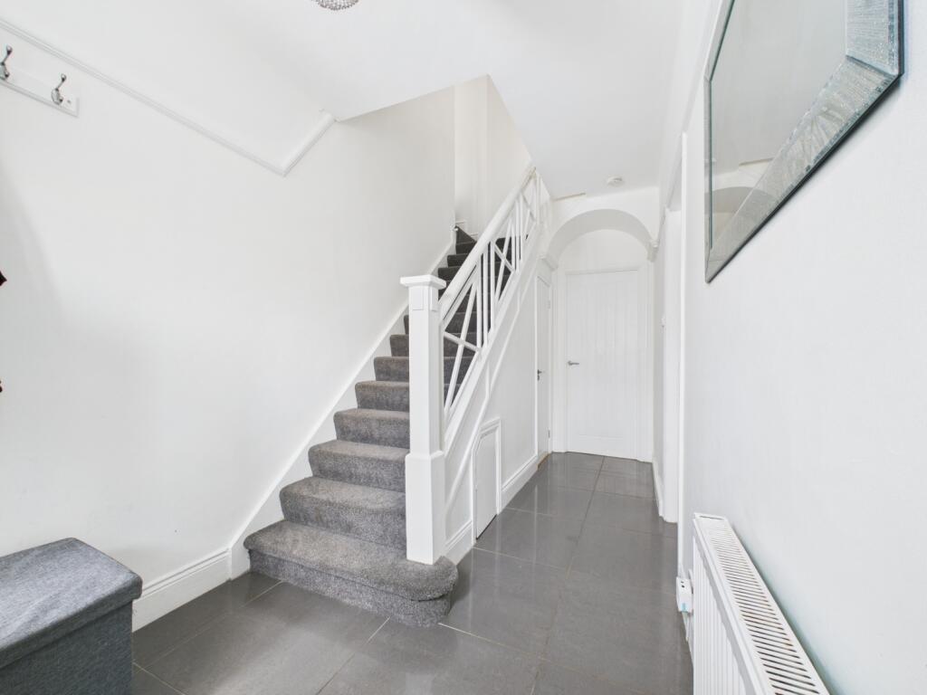 CAM02195G0-PR0093-STILL002