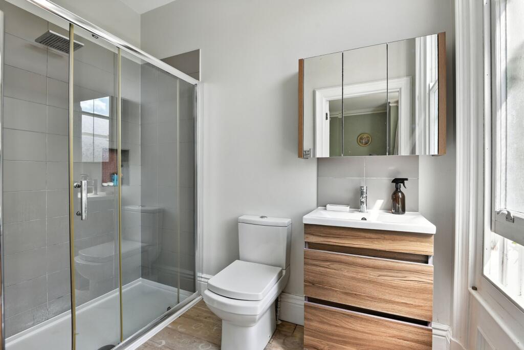 Bedroom one en-suite