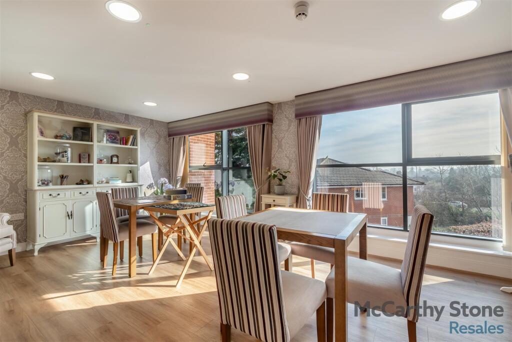 8639131-interior24.jpg