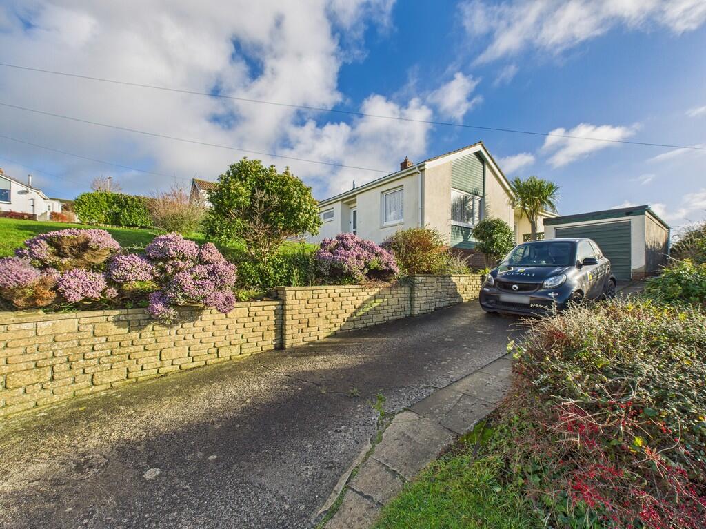Trelawney Avenue, Poughill
