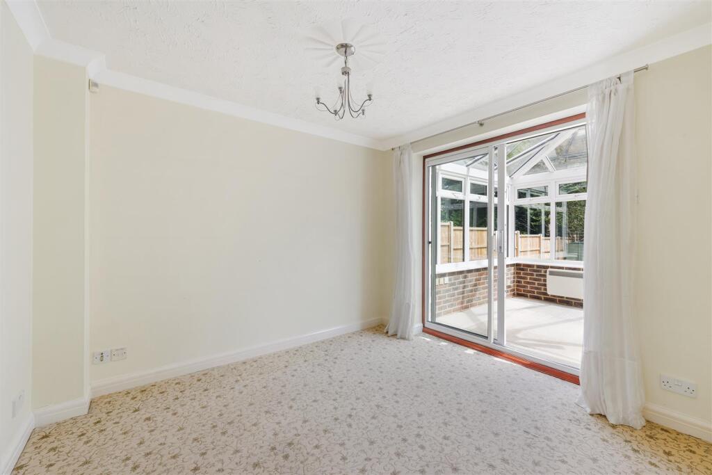 LINDEN CLOSE, 3  (23).jpg