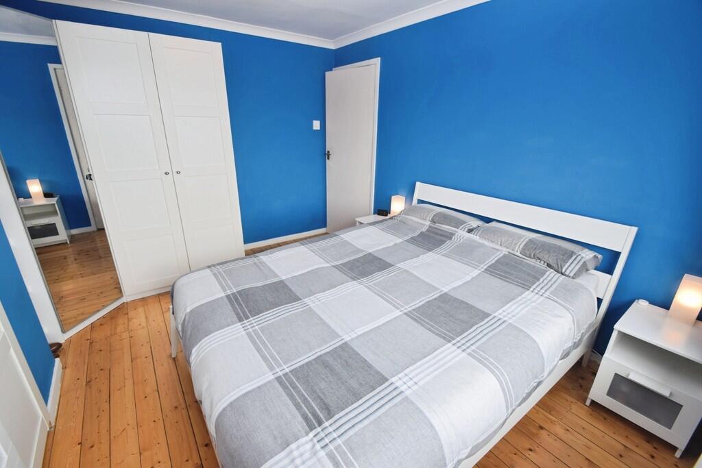 b78afe63-Bedroom ...