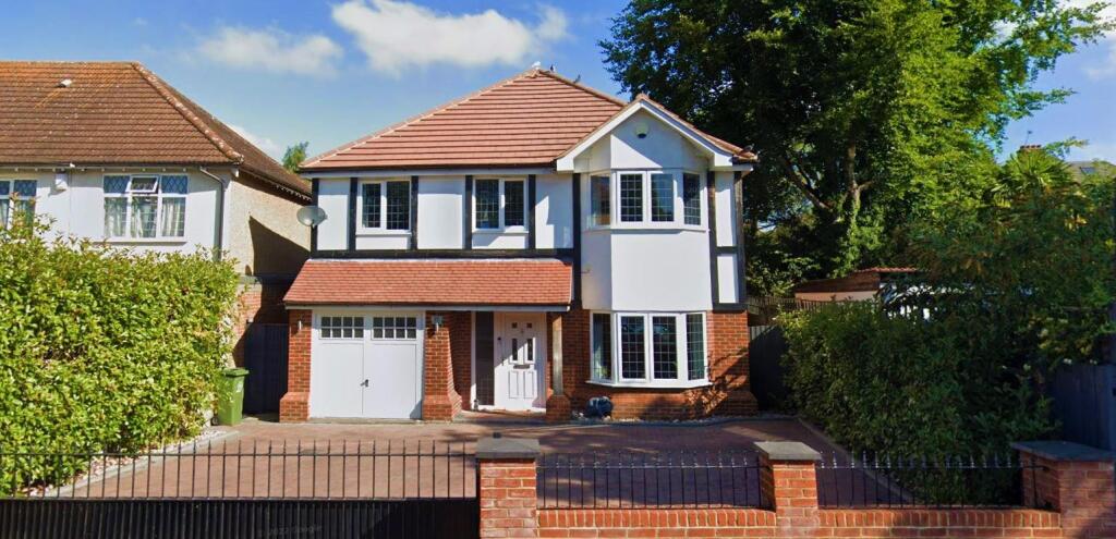 BEDDINGTON FRONT SHOT 2 .jpg